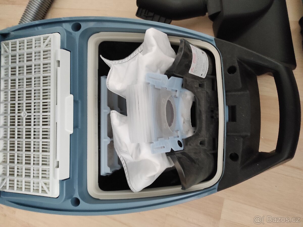 Vysavač Bosch - 5