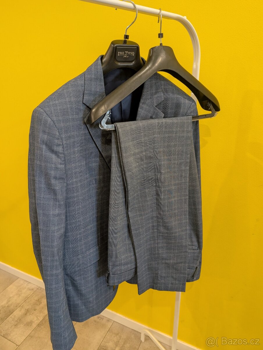 Oblek značky Lindbergh použitý - 5