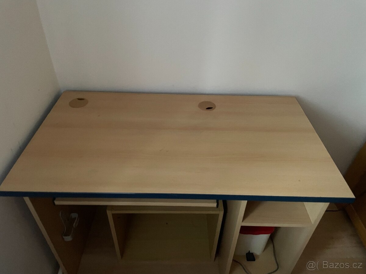 Pracovní stůl - 5
