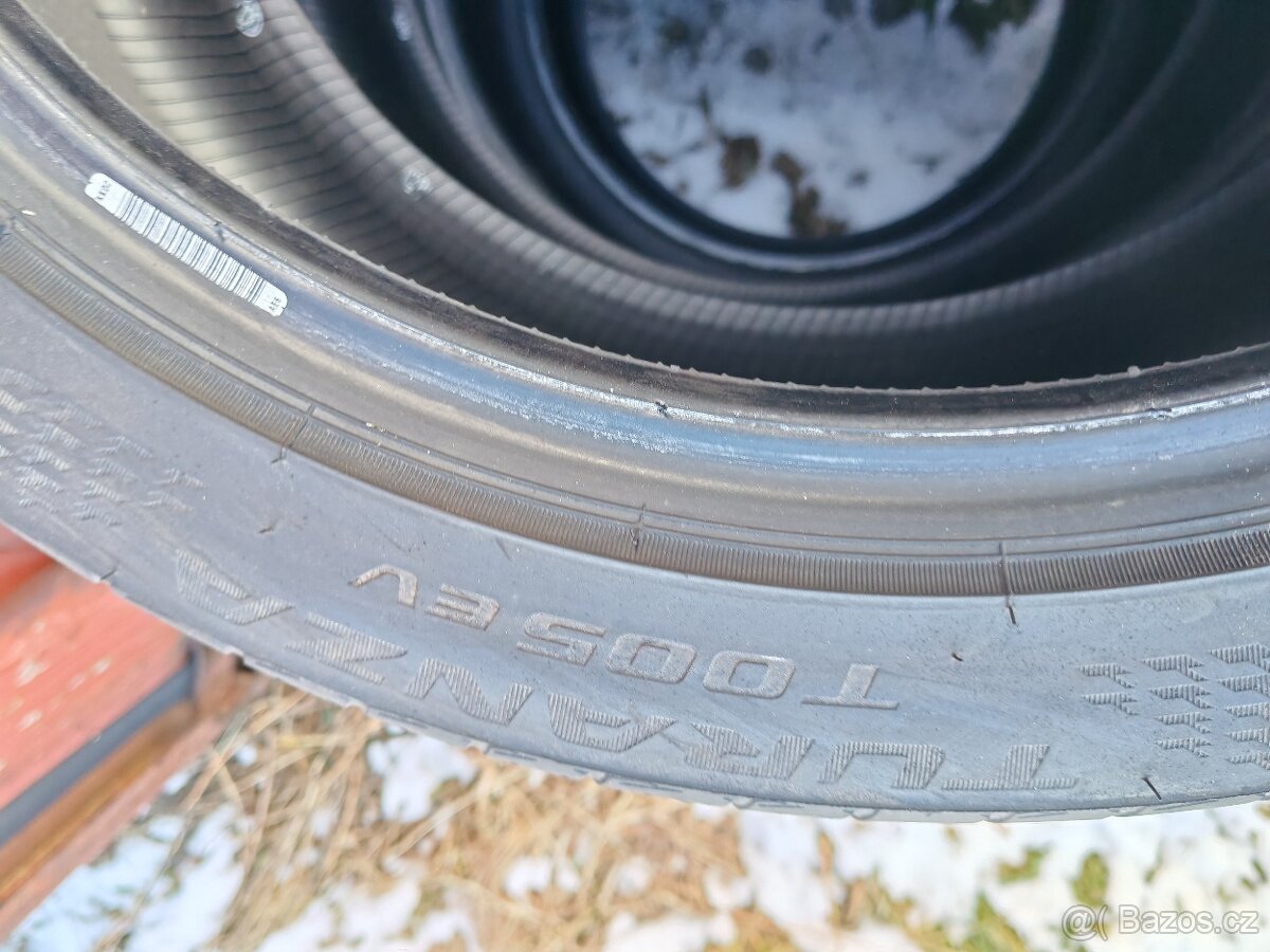 235/45/18 ,98V Bridgestone turanza - 5