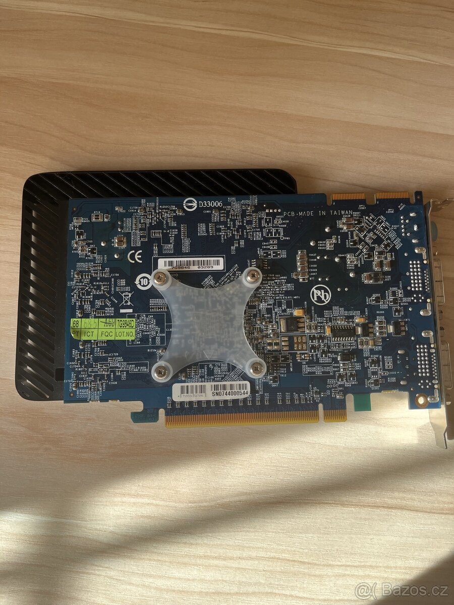 Grafická karta GigaByte GV-RX26T256H - 5