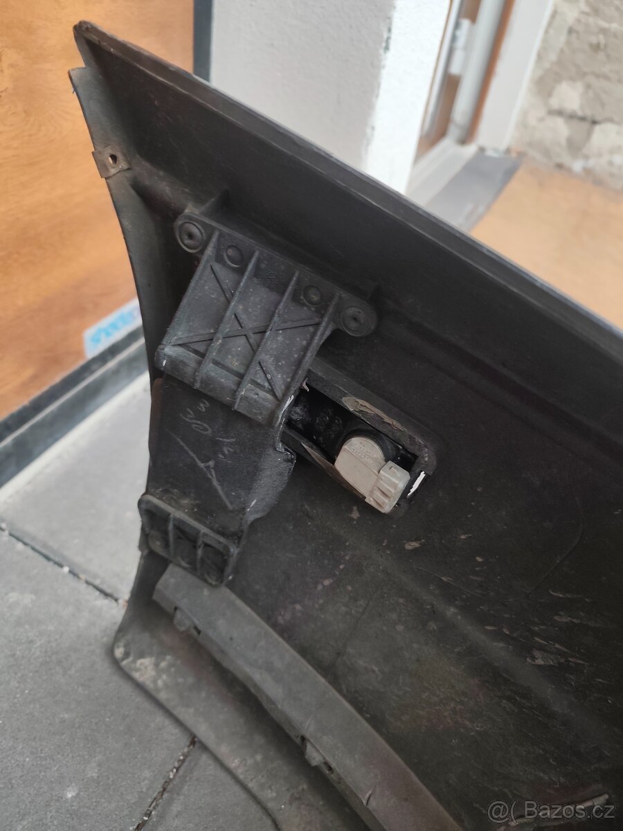 Přední nárazník USA VW Golf mk3 - 5