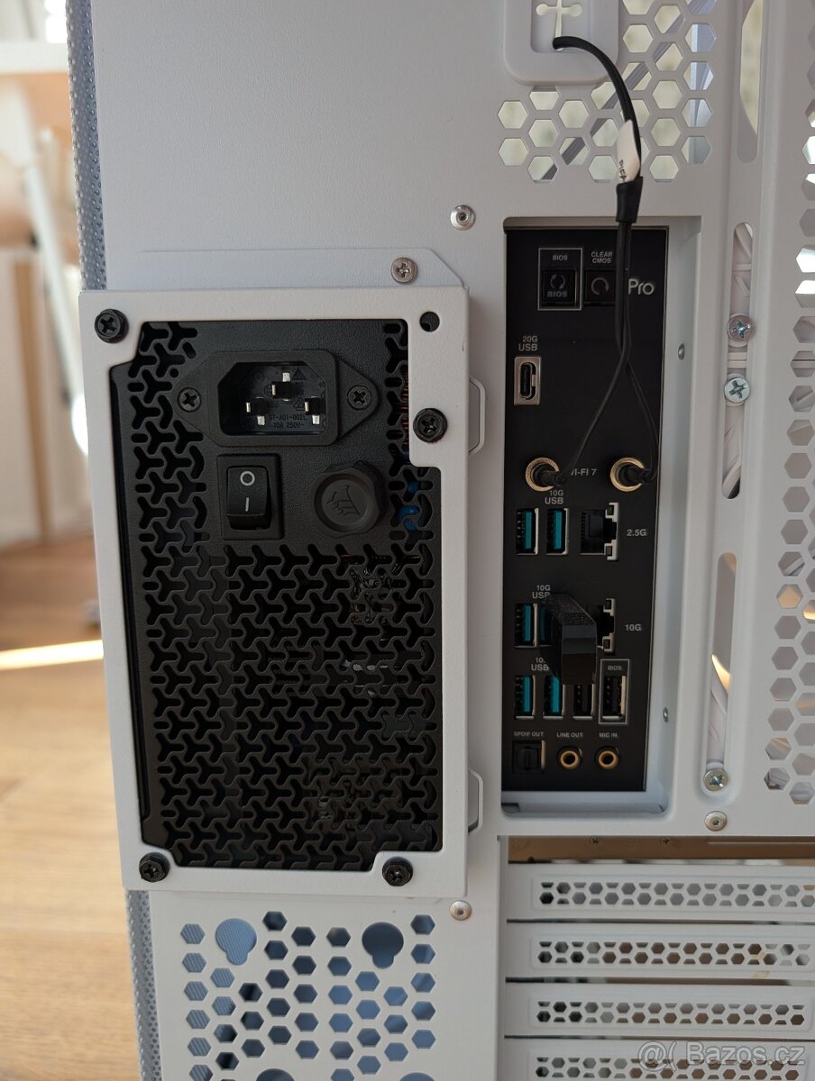 Machine learning desktop Threadripper 7970X s 64 vlákny - 5