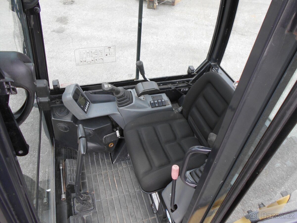 Minibagr YANMAR SV16 - 5