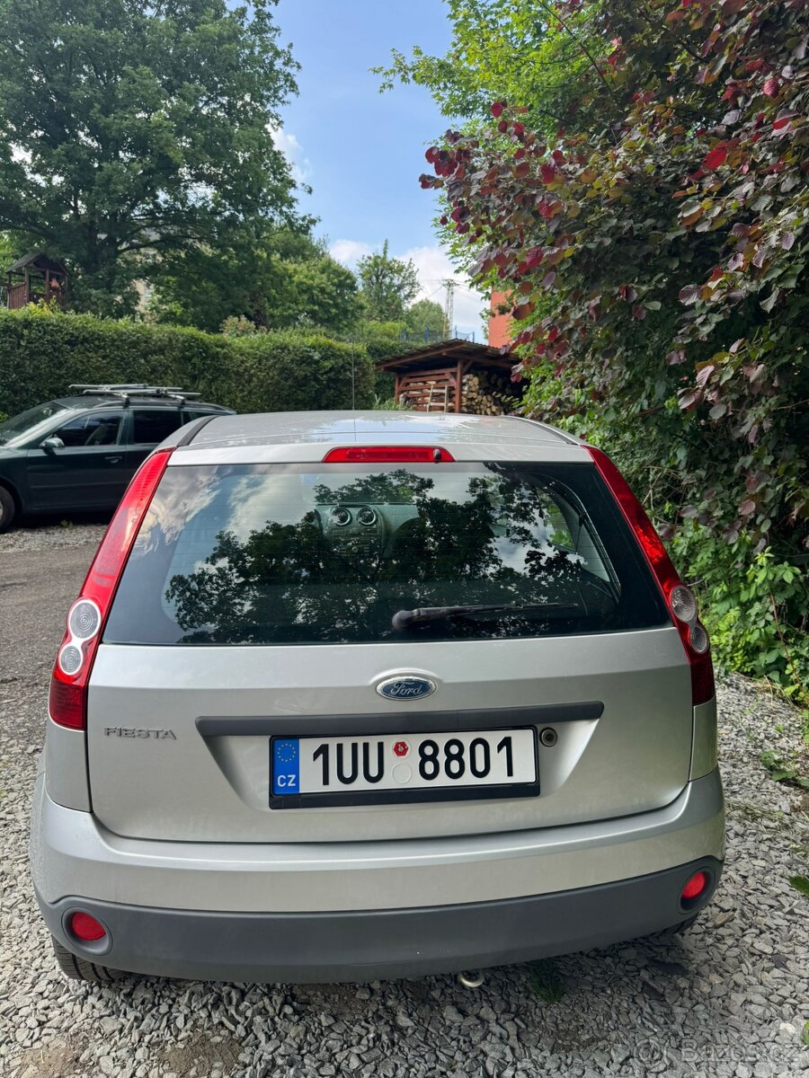 Ford Fiesta 2005 - 5