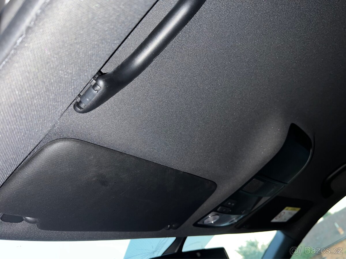 Černá stropnice Škoda Octavia III RS Combi 2015 - 5