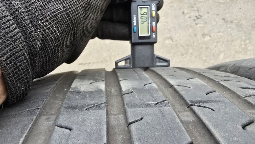 Letní pneu 245/40/19 Continental - 5