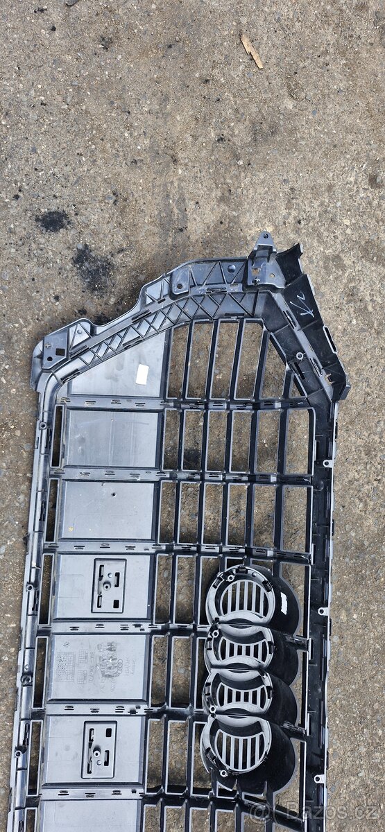 Maska mrizka predniho narazniku gril audi Q3 - 5