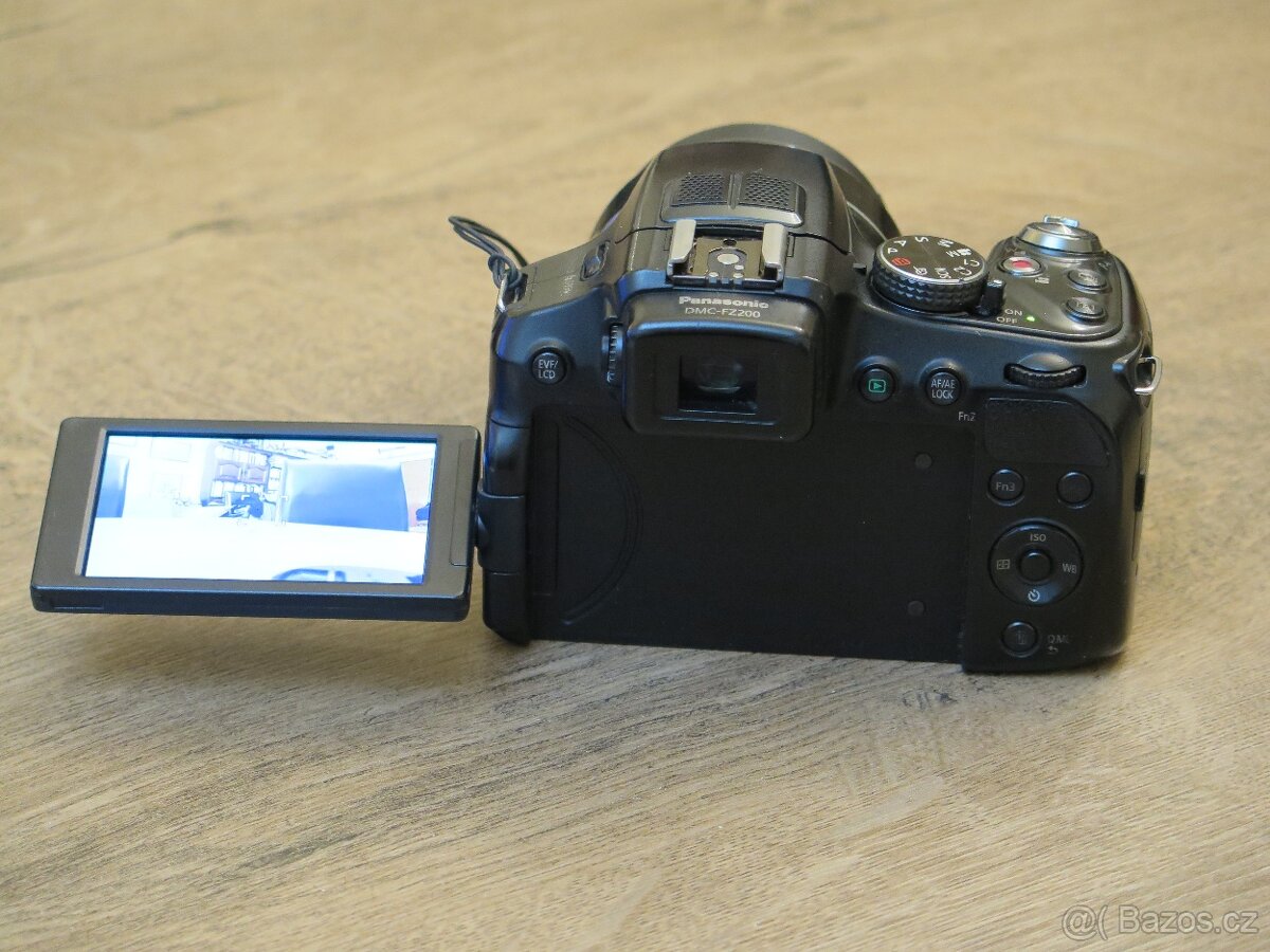 Panasonic Lumix DMC-FZ200 - 5
