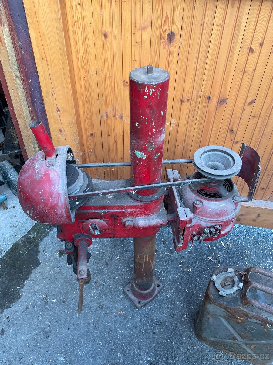 Stará sloupová vrtačka - 5