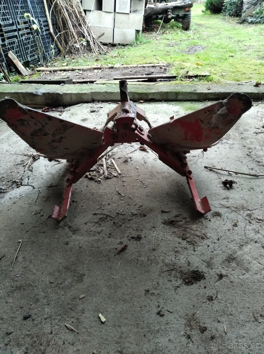 Vari,tera oboustranný pluh, obracák APH - 352 - 5