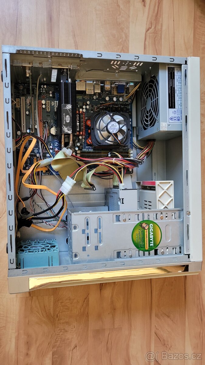 Prodám starší tichý PC midi tower + monitor LCD HP 17" - 5