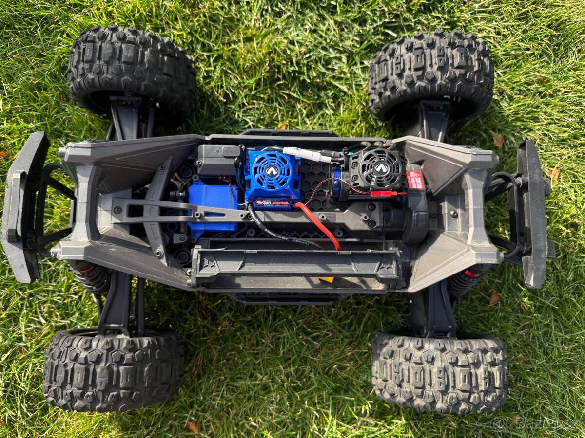 Traxxas maxx 1:8 - 5