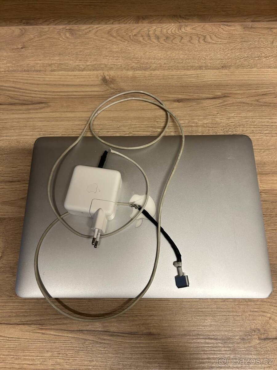 Macbook Air 2017, 13" - 4GB/128GB - 5