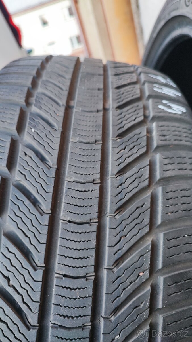 245/40/19 98V - 5