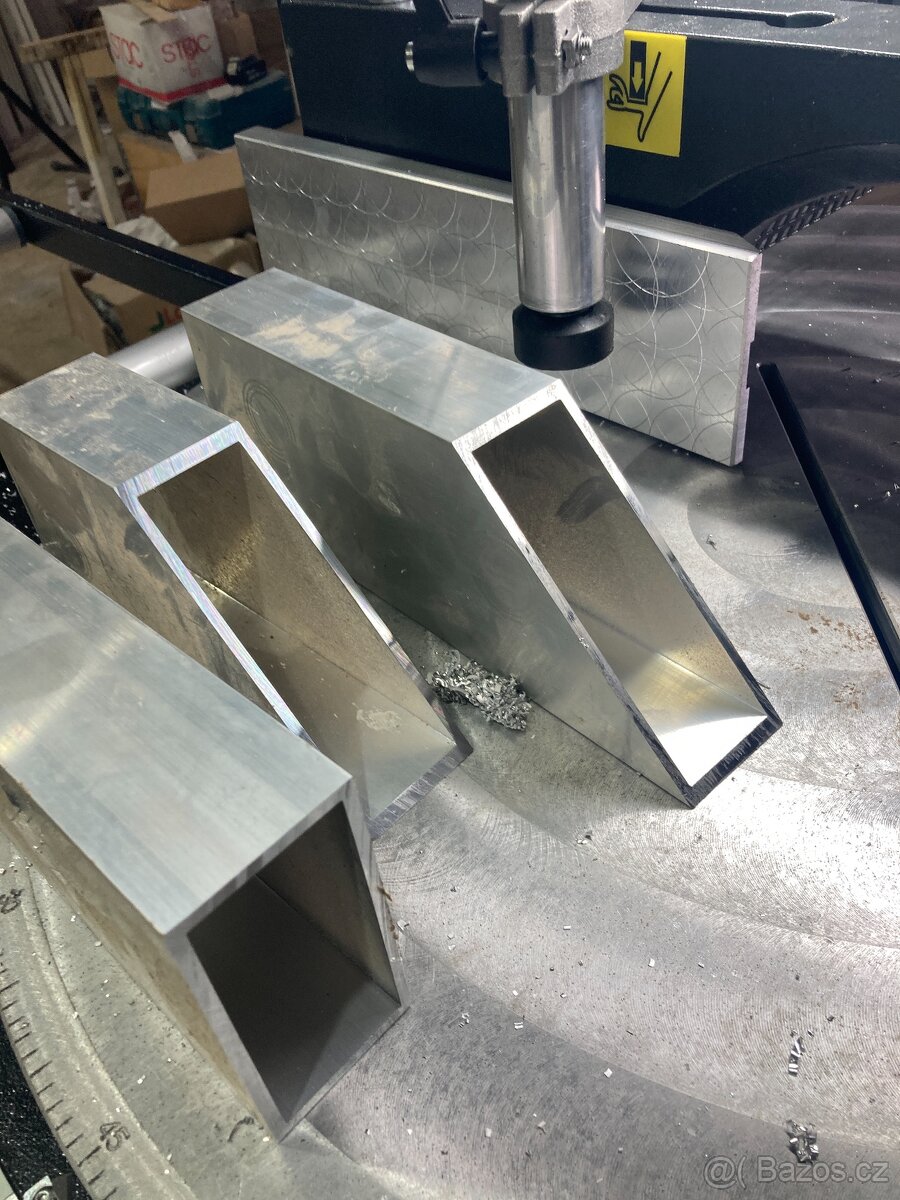 Kotoučová pila na hliník a PVC OMRM125 - 5