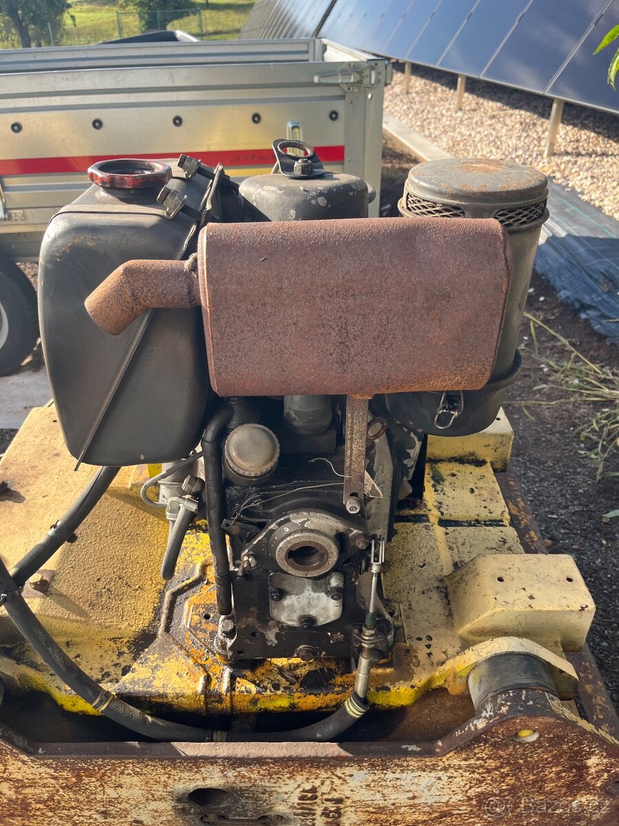 Vibrační válec Stavostroj - 5