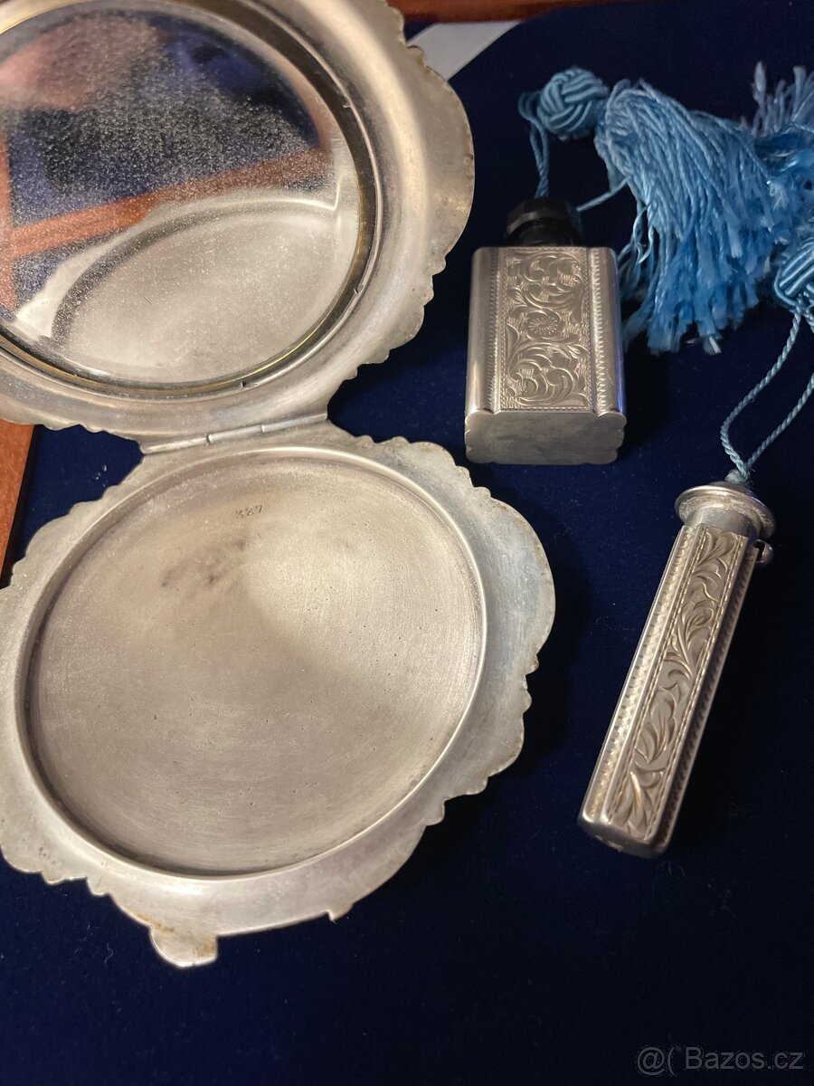 STŘÍBRNÁ souprava,pudřenka flakon a rtěnka,puncováno - 5