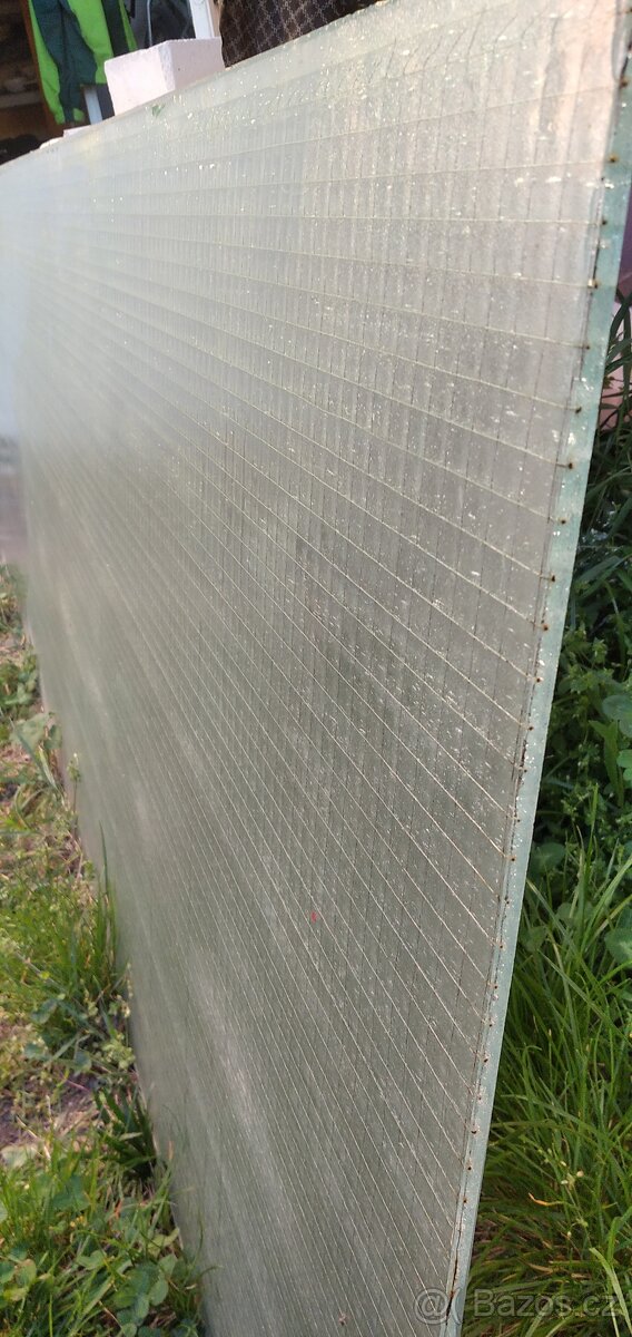 Drátěné skleněné tabule - pevné 0,6 mm - 5