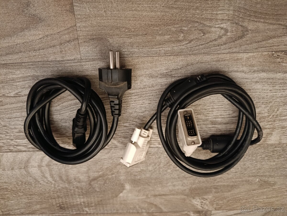 Monitor + klávesnice - 5