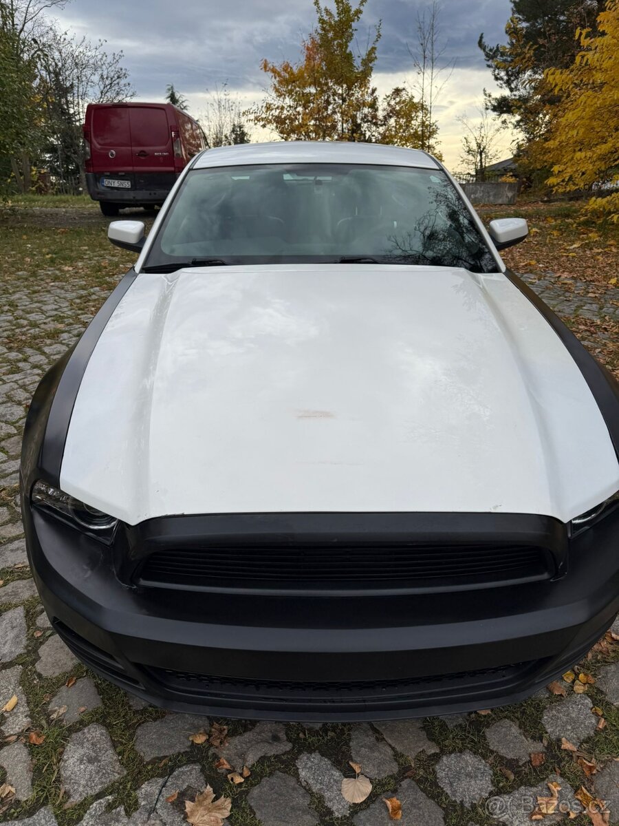 Ford mustang 2013 premium 3.7 - 5