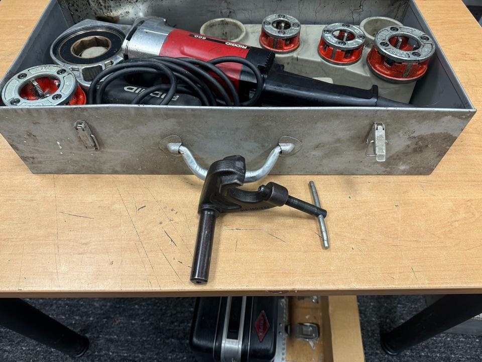 Ridgid 600 elektricky zavitorez do 1 1/4" - 5