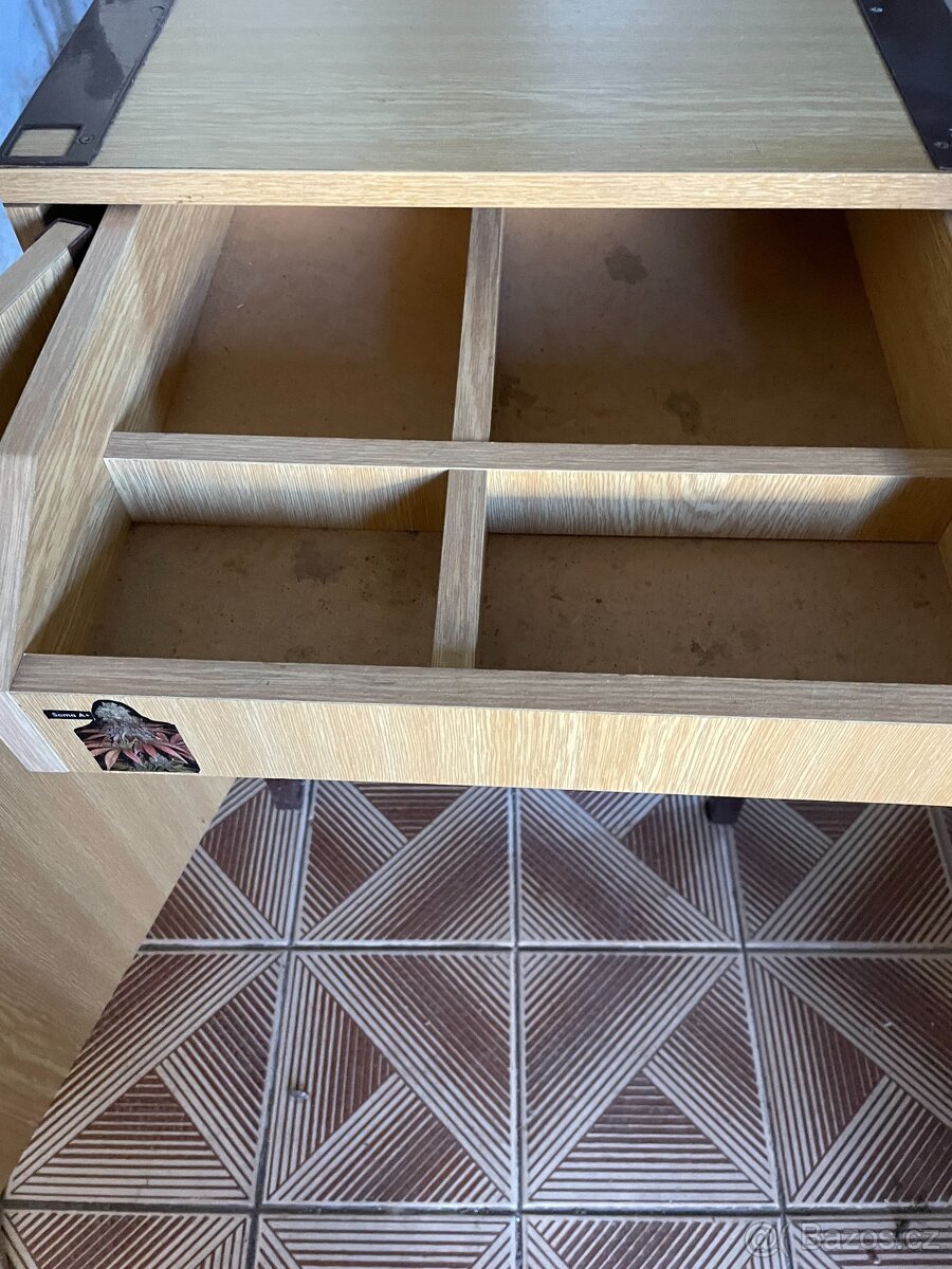 Vojenský noční stolek - 5