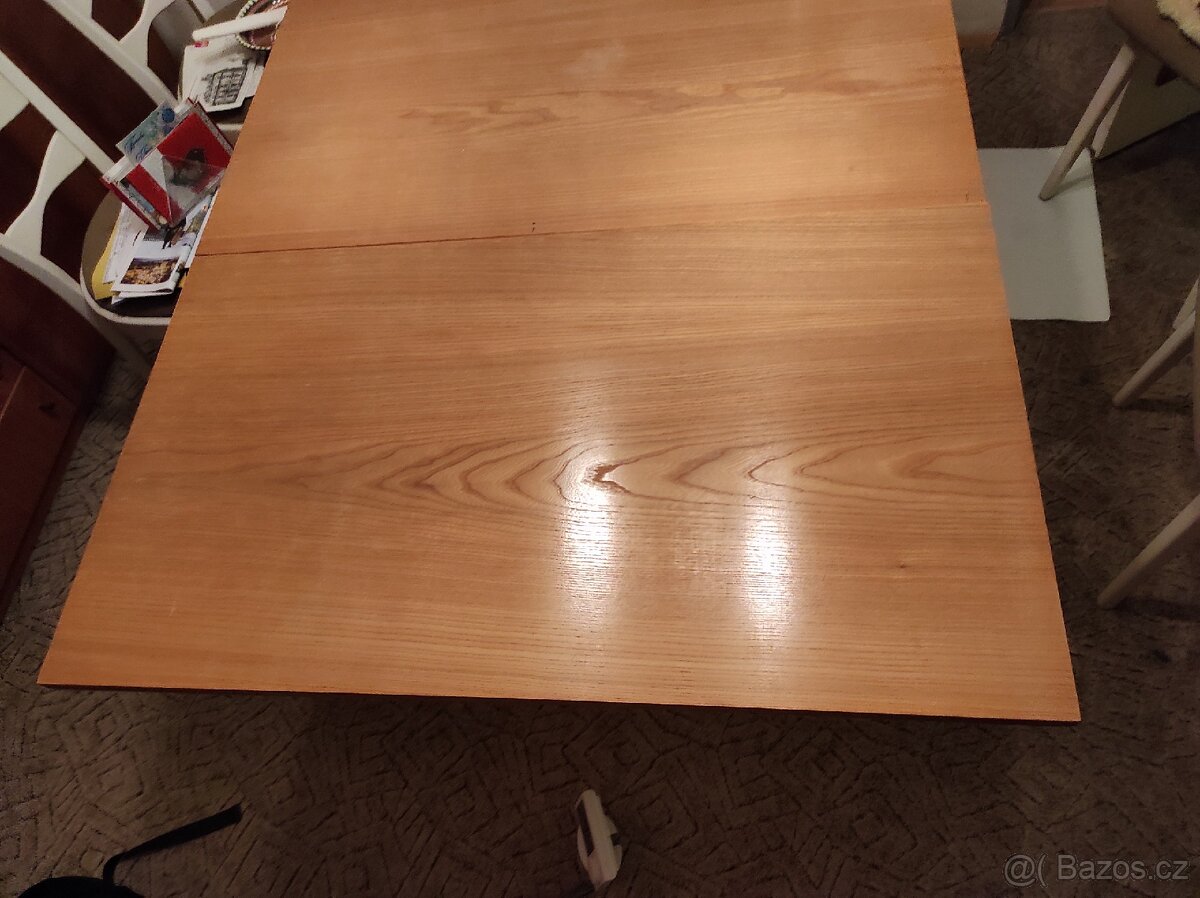 Rozkládací jídelní stůl - 5
