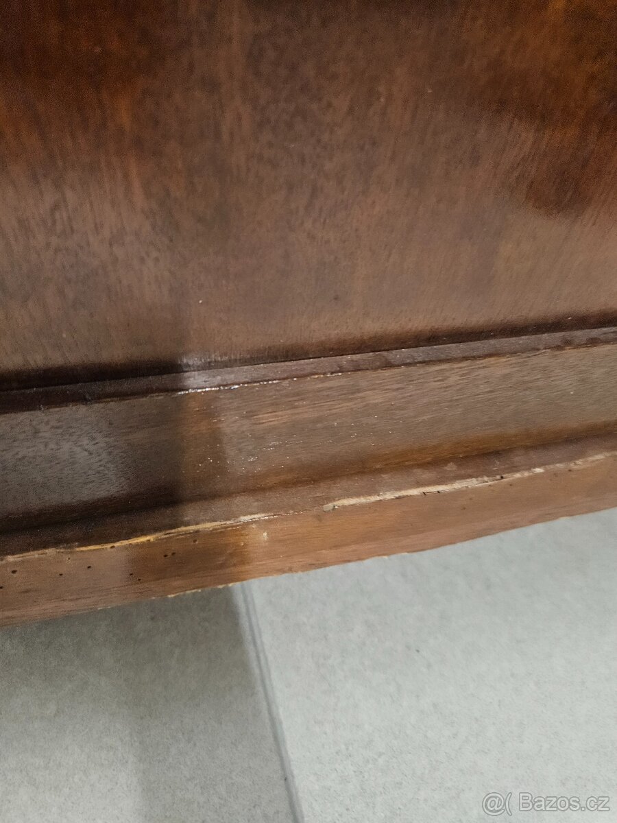 Starožitná kredenc - 5