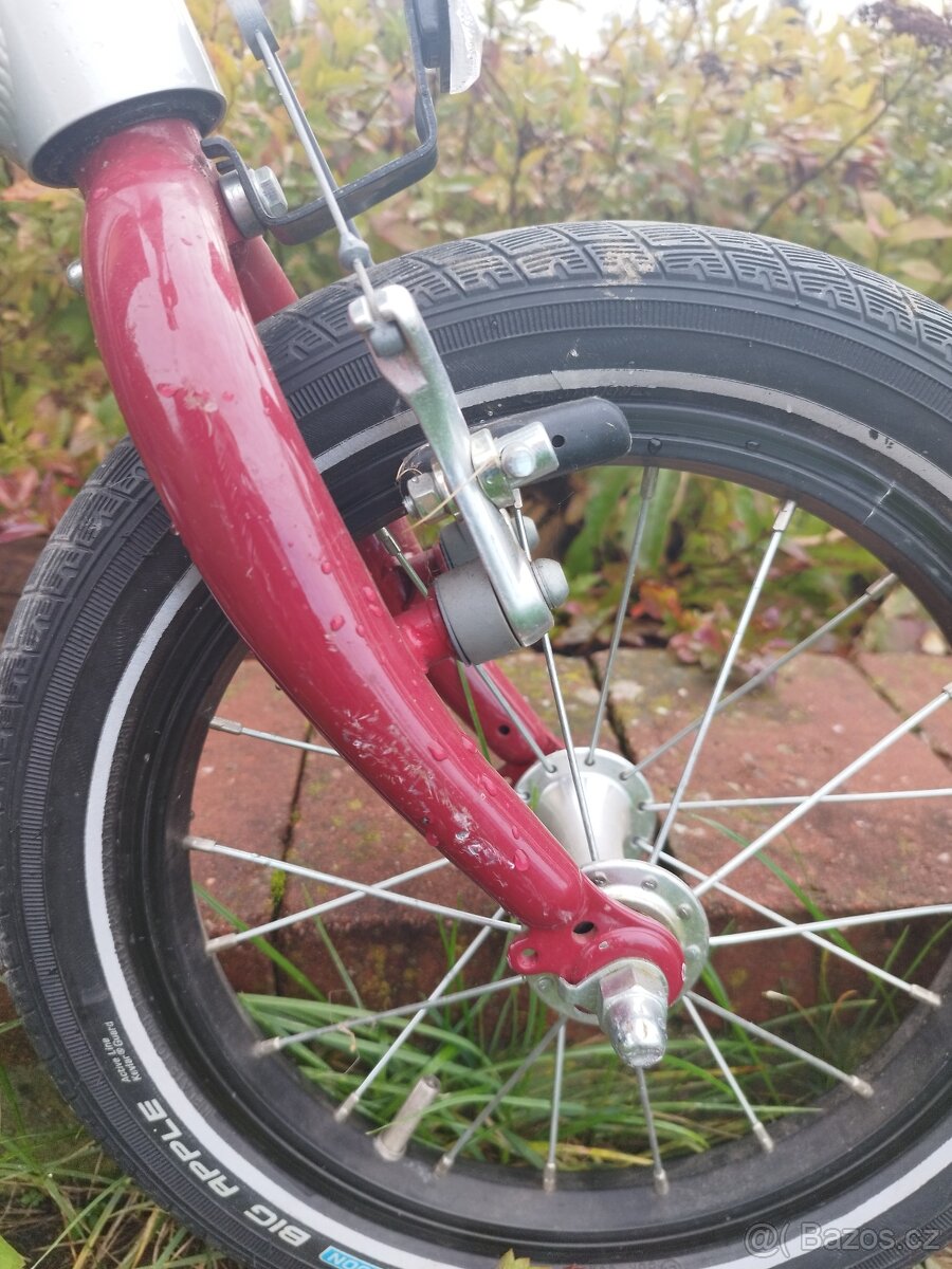 Červené dětské kolo BMW - 5