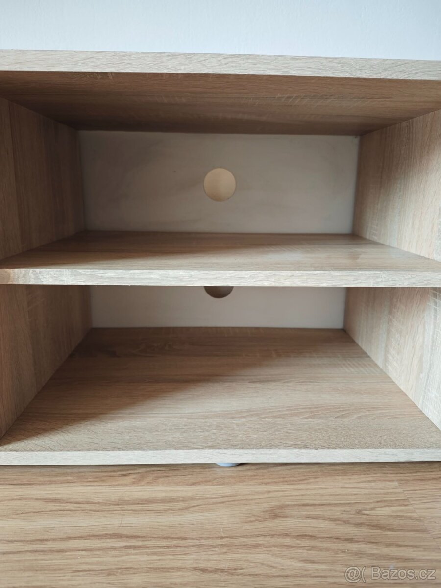 Prodám televizní stolek - 5