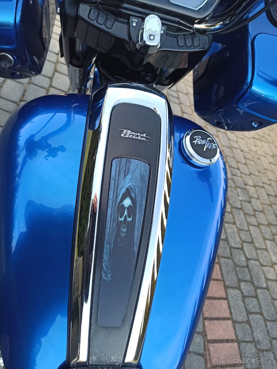 Road Glide Bagger - 5