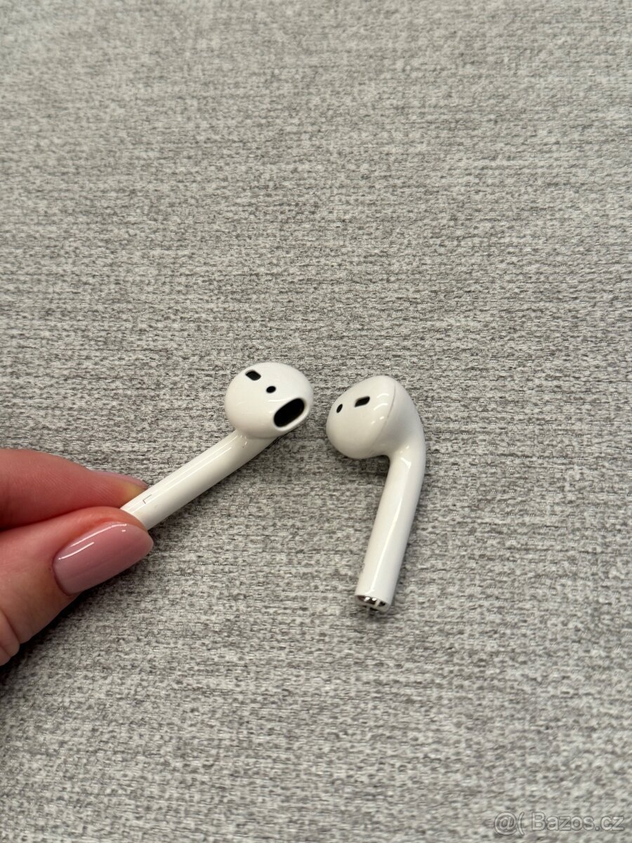 AirPods 2.generace - 5