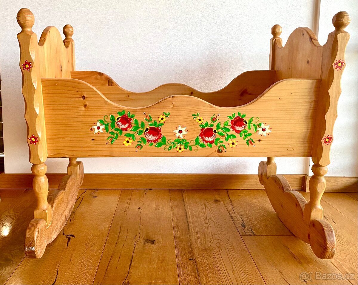 Stará dřevěná malovaná kolébka - 5