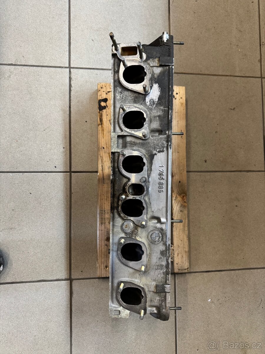 BMW E30 hlava 885 m20b25 - 5