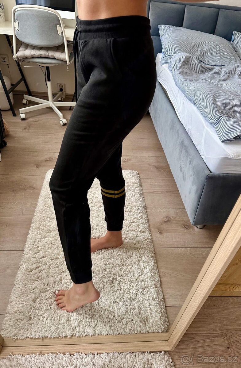 GUESS ČERNÉ TEPLÁKY - 5