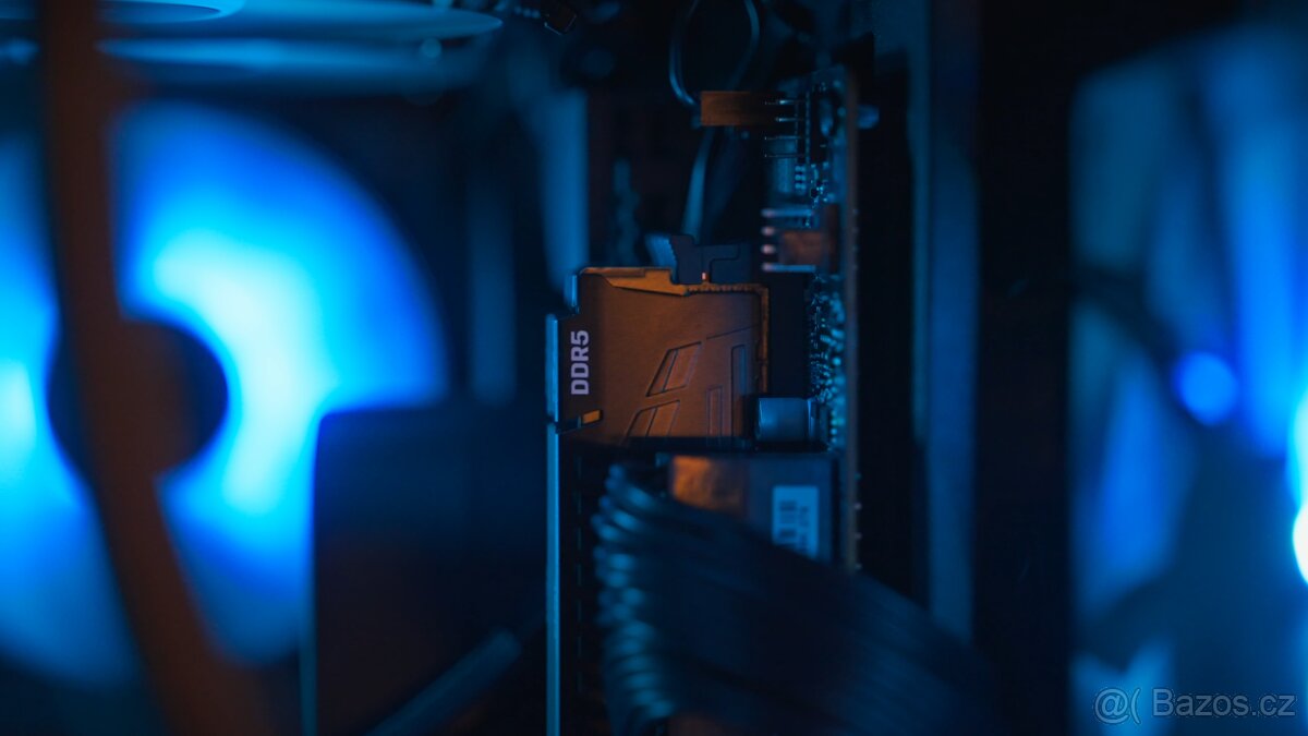 Herní PC - RTX 4070Ti / i7-13700KF / 2TB / 32GB - záruka - 5