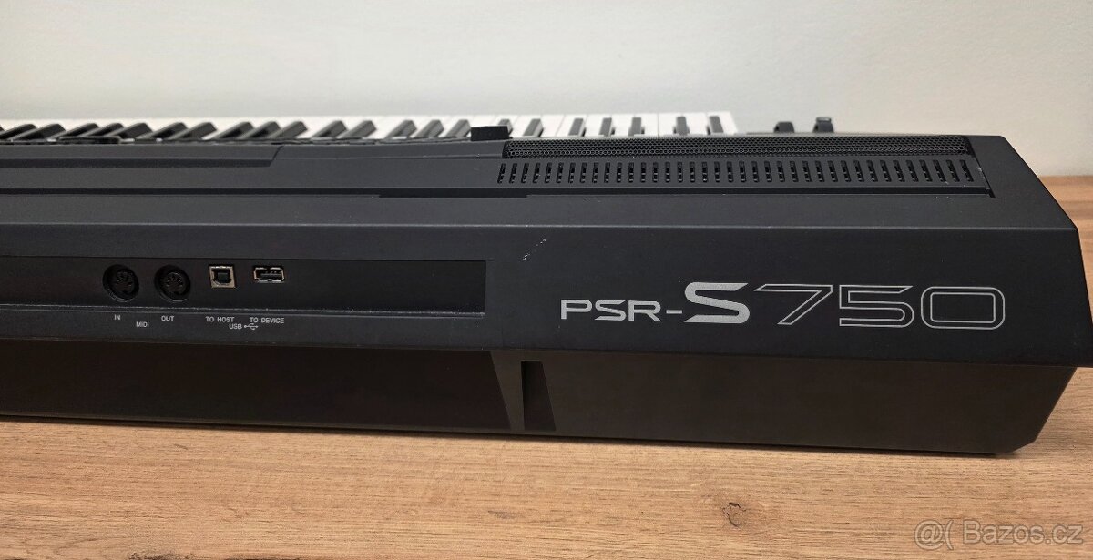 Yamaha PSR-S750 - 5