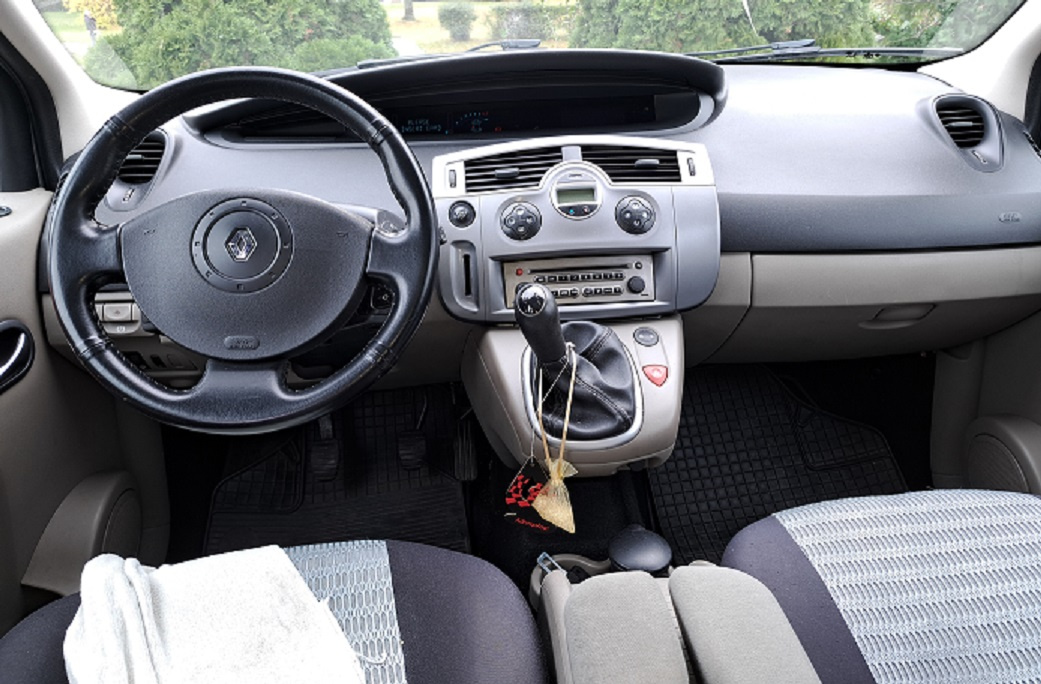 Renault scenic 2. 1,6.16v-83kw. - 5