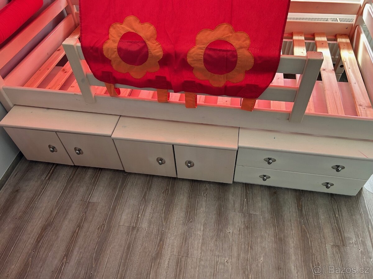 Postel z masivu zn. Domestav, 3 skříňky, domeček - 5