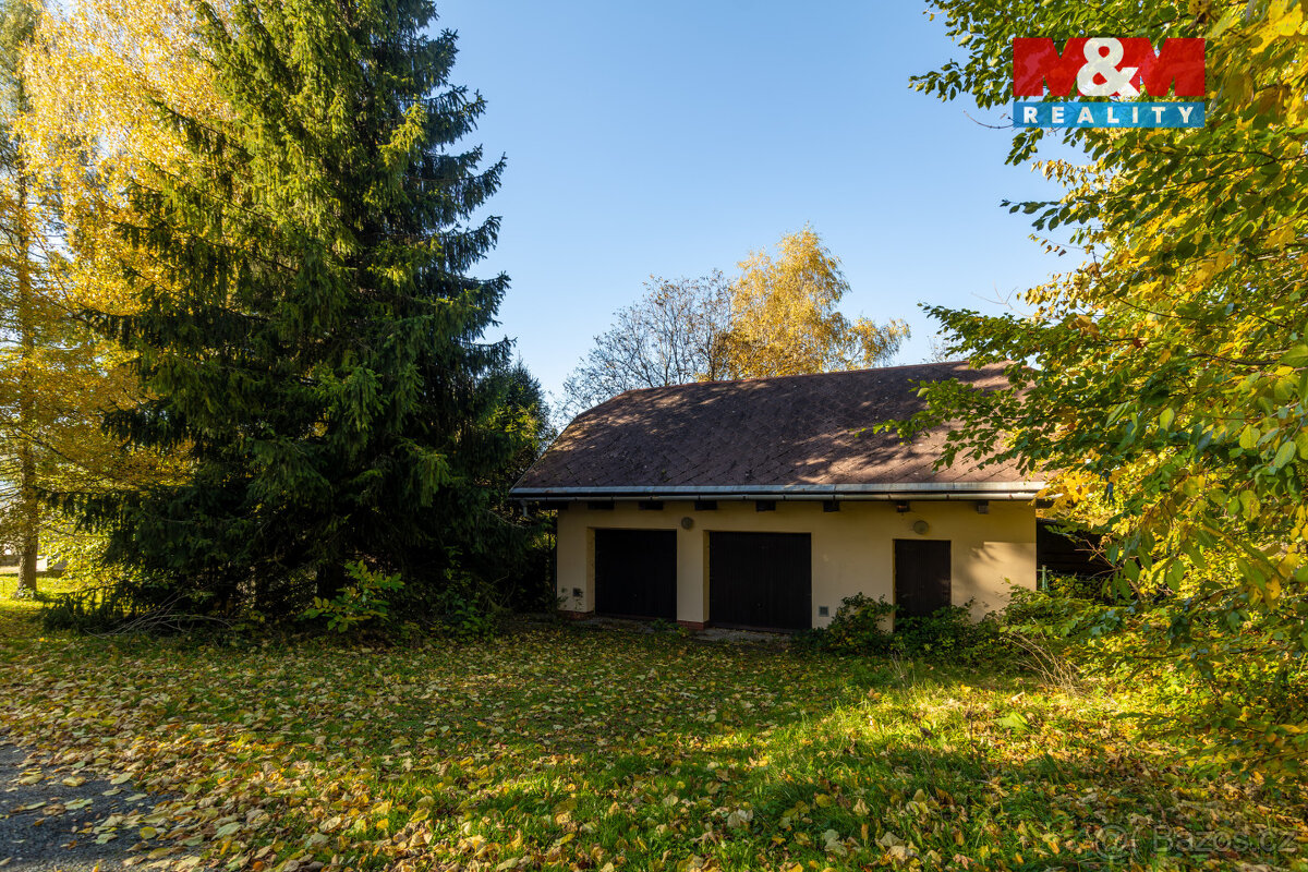 Prodej domu 6+1 v Malenovicích se stavebním pozemkem 5.748m2 - 5