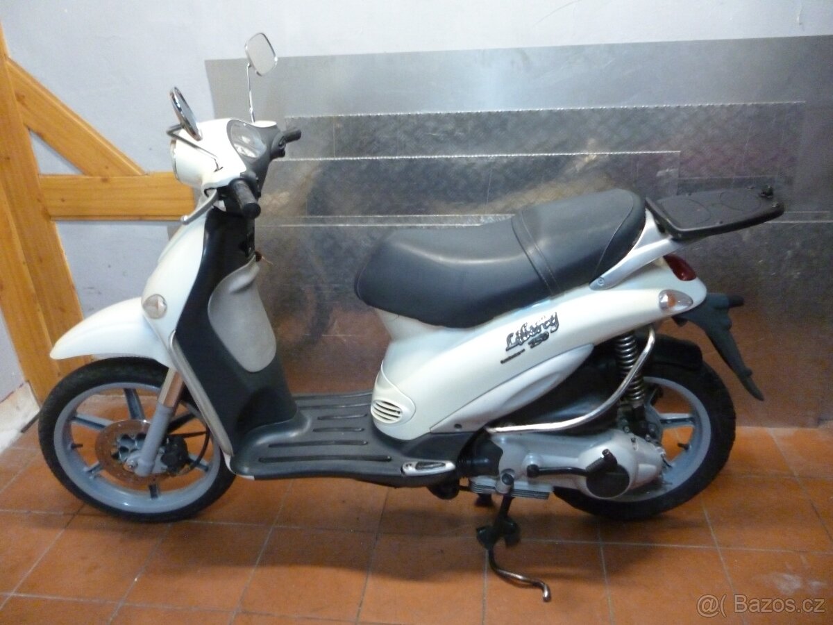 Piaggio Liberty 150. Najeto 24 600km. Rok 2001 - 5
