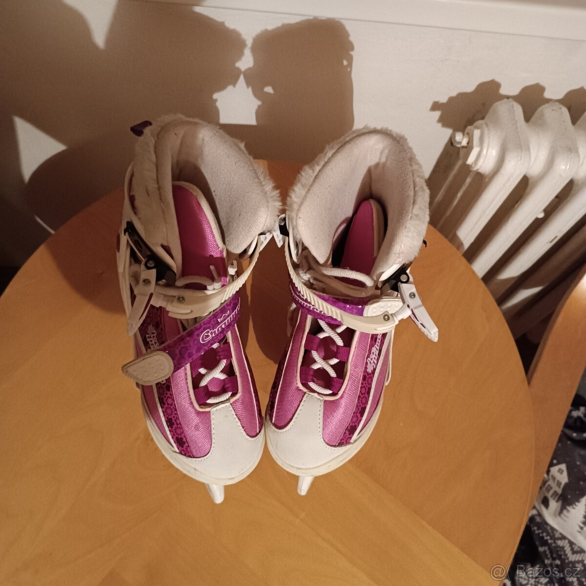 Prodám nevyužité dívčí brusle vel.35-38 - 5