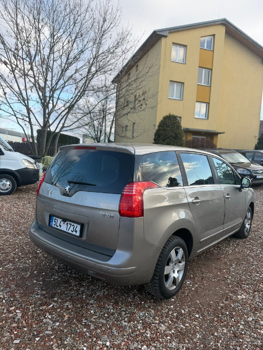 Peugeot 5008 1.6 HDi 80 kW 2010rok
- 5