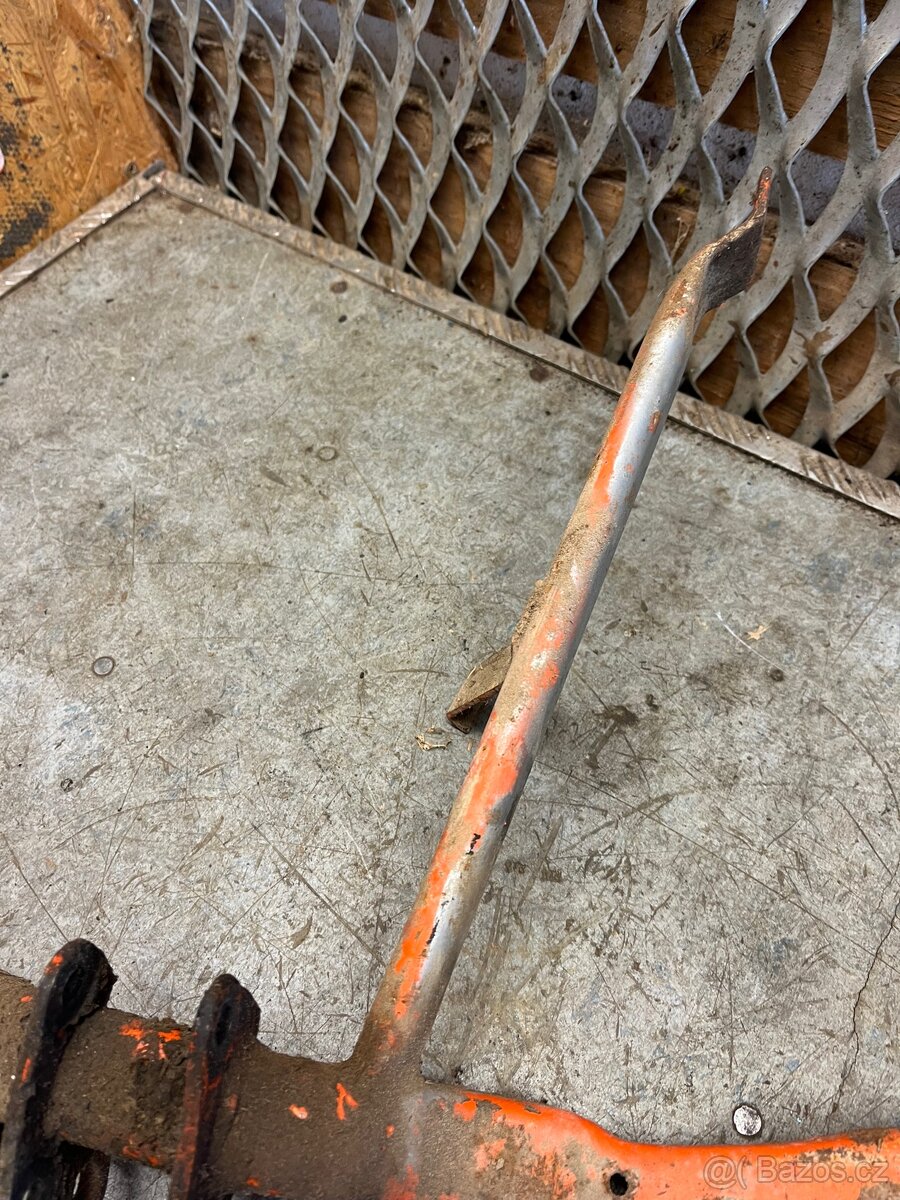 Kříž Jawa pionýr 20 - 5