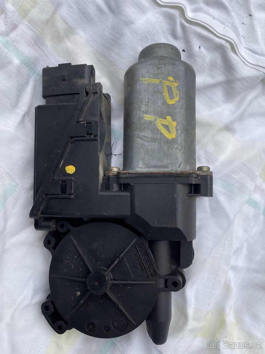 Renault Laguna II – stahovací motorek okna - 5