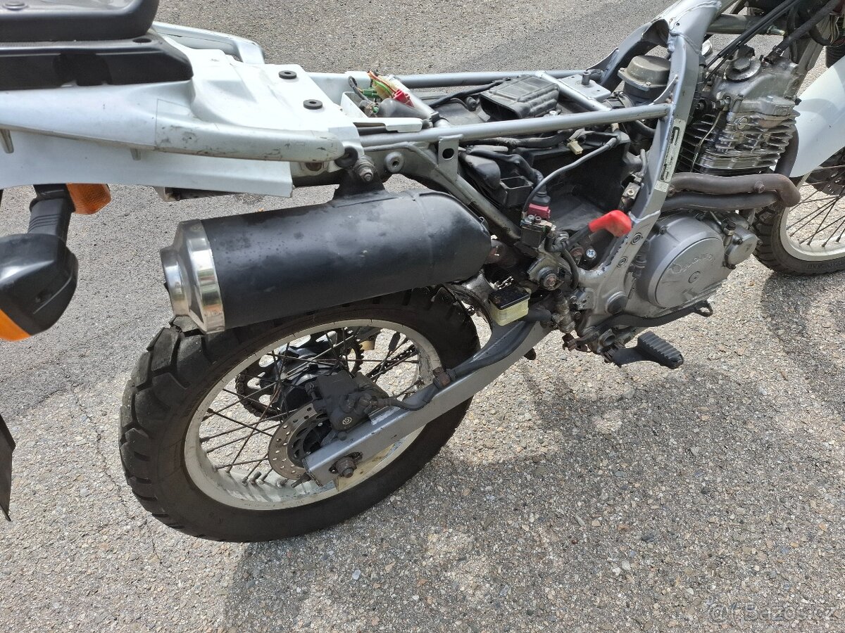 Honda NX 650 DOMINATOR