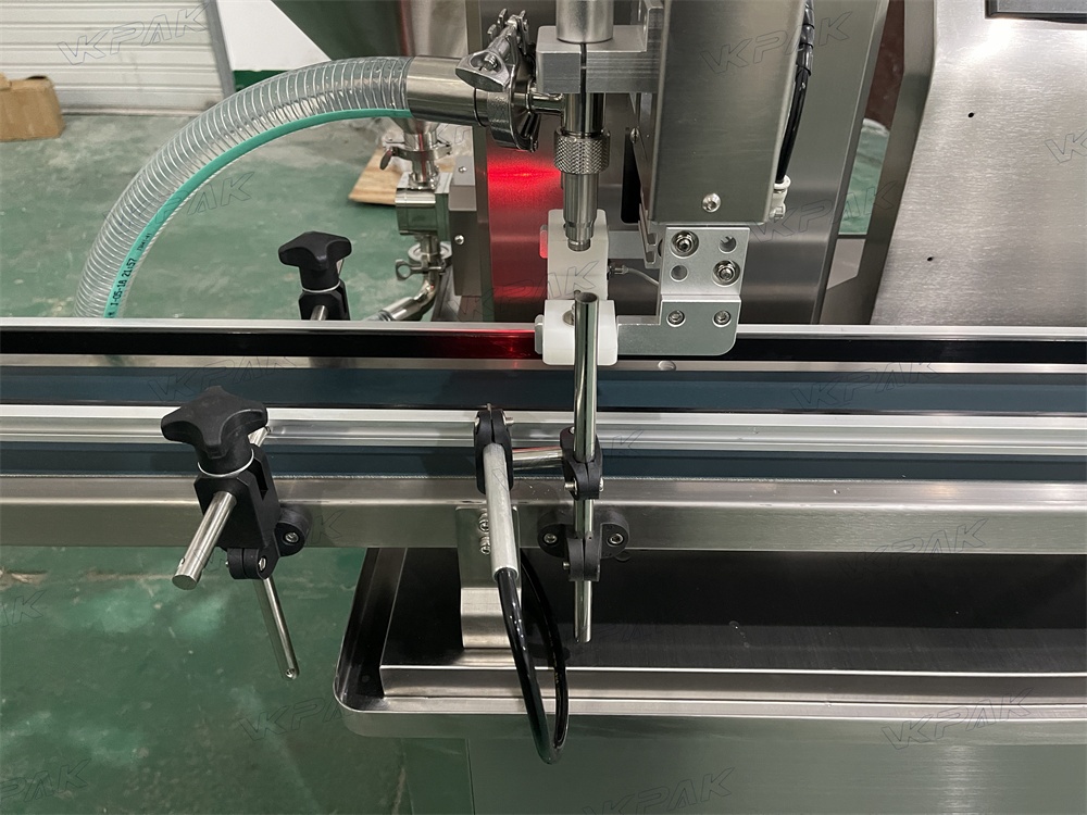 Stroj na plnění kapalin, automatický plnící stroj - 5