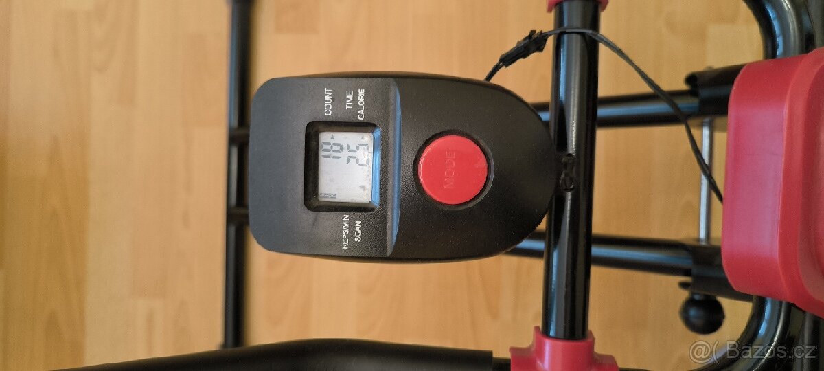 Posilovací stroj na břicho a zada - 5