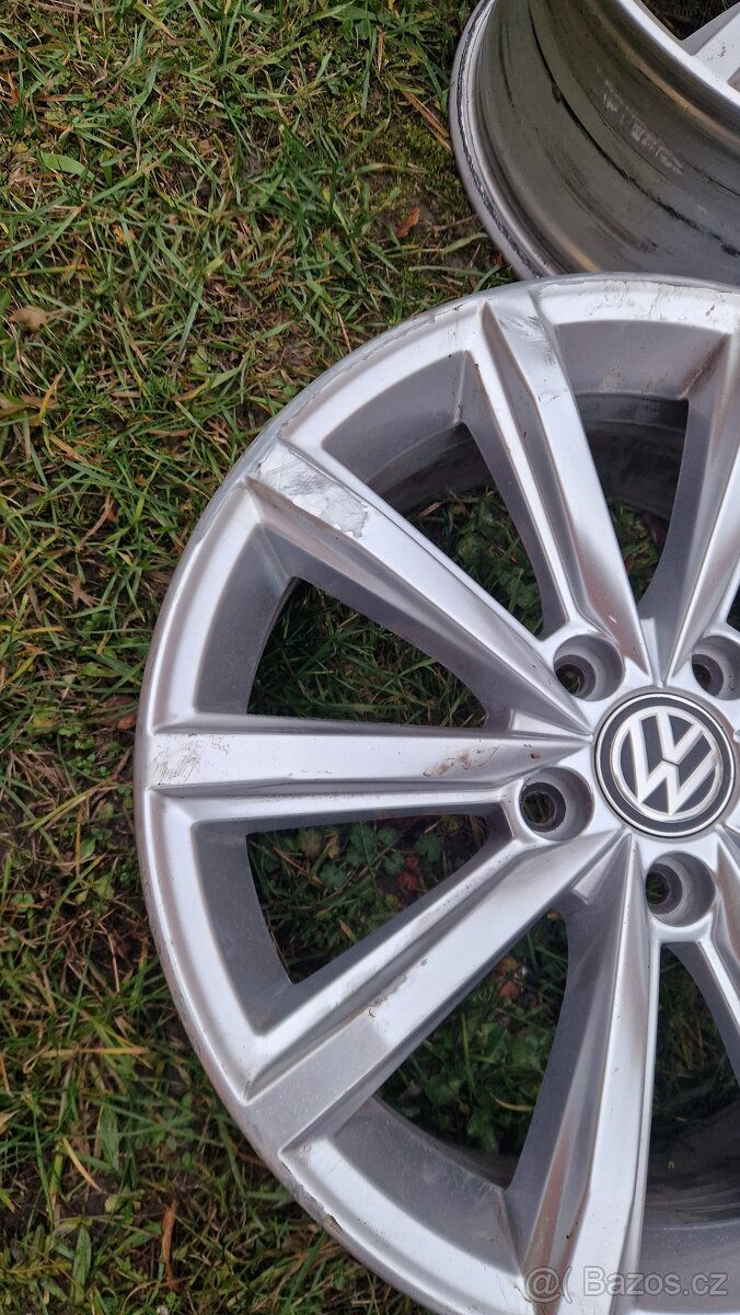 London 215 55 R17 - 5